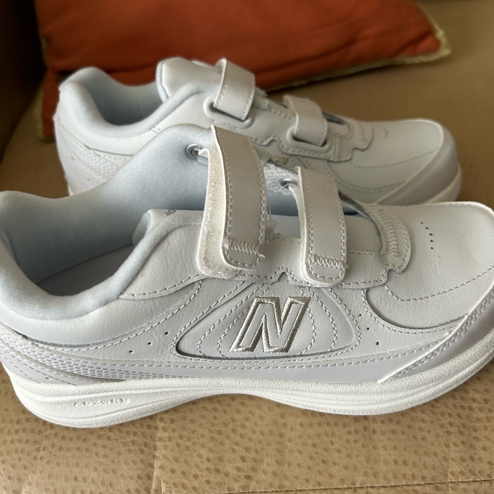New Balance - never worn - no box